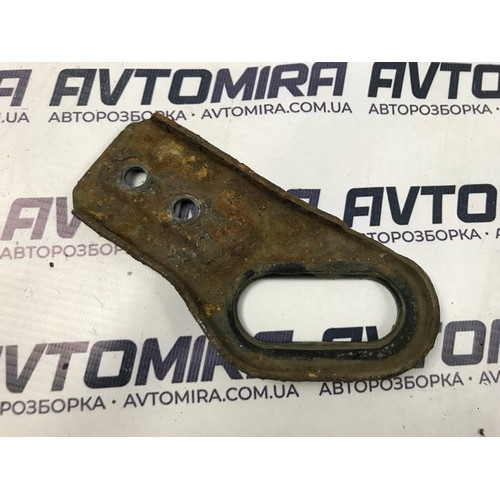 Кронштейн крепления радиатора правый Opel Astra H 2004-2010 13153540